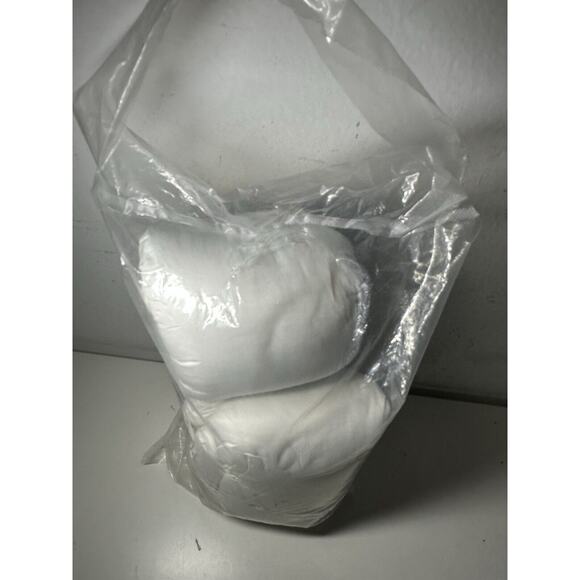 First Landings Premium Newborn Photography Cotton 4 Piece White Pillow Set - Picture 2 of 3